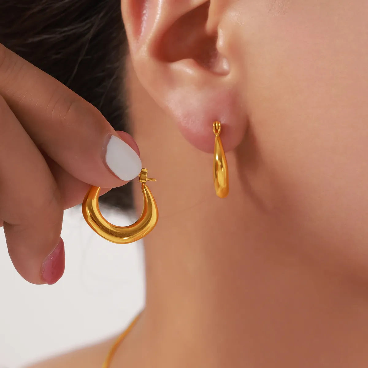 1 Pair Casual Simple Style Commute U Shape Plating Titanium Steel 18K Gold Plated Hoop Earrings