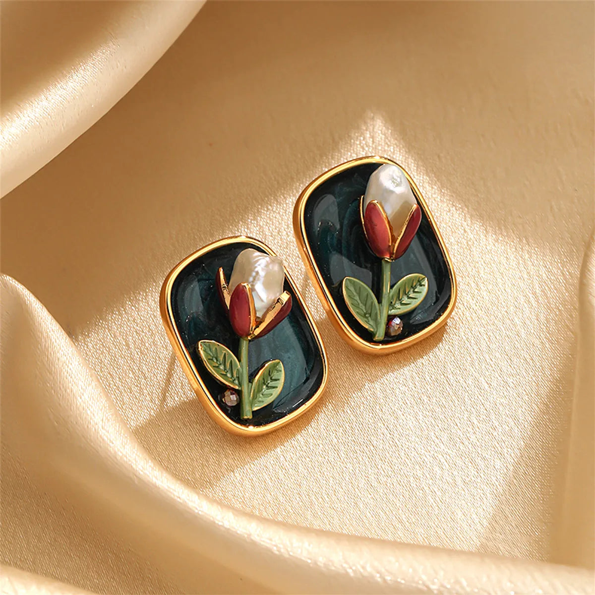 1 Pair Casual Simple Style Flower Plating Inlay Copper Freshwater Pearl 18k Gold Plated Ear Studs