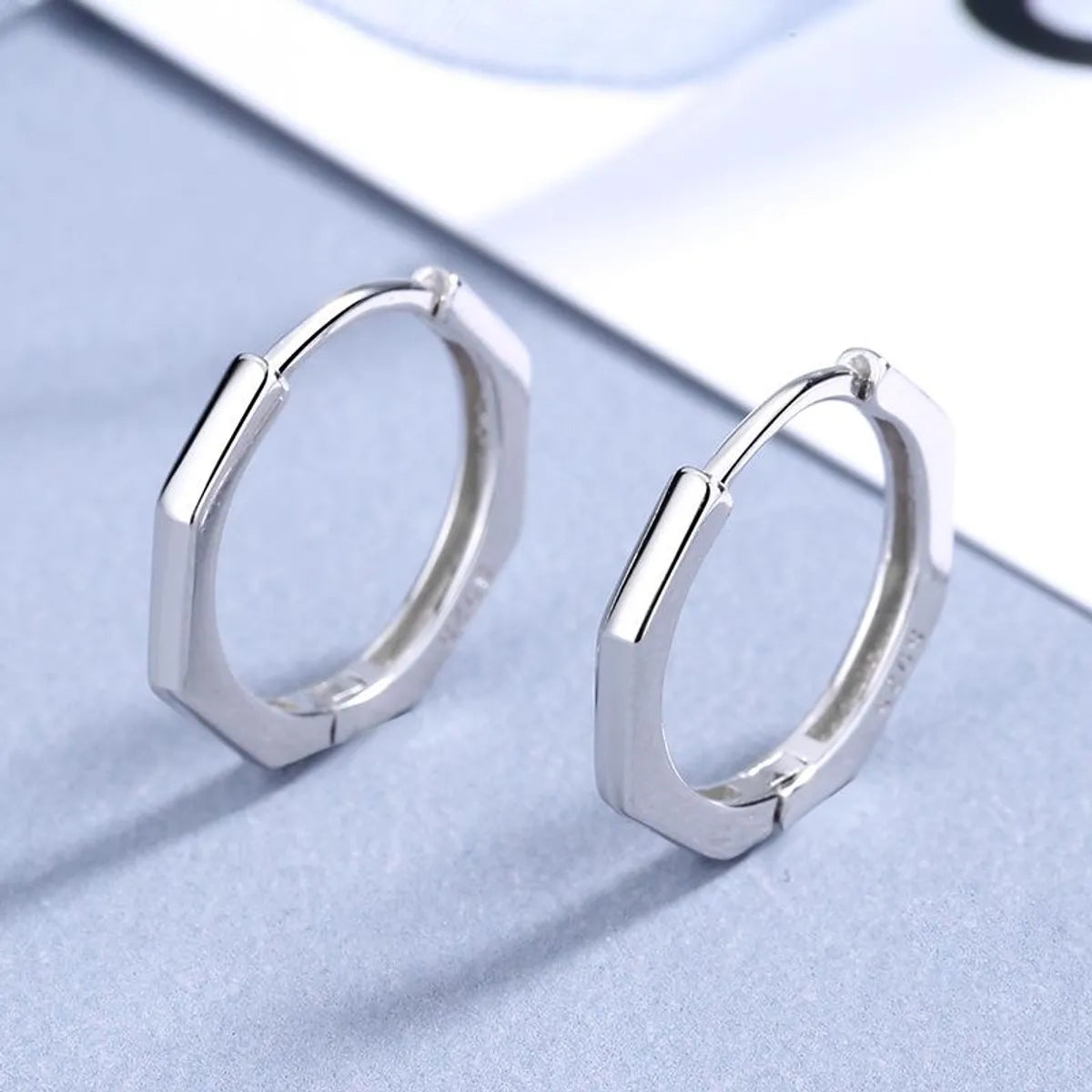 1 Pair Casual Simple Style Geometric Copper White Gold Plated Hoop Earrings