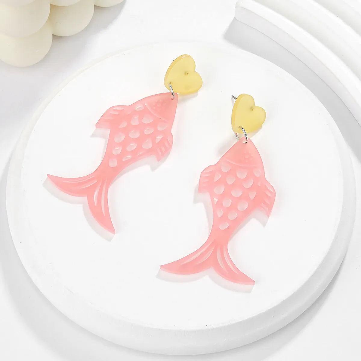 1 Pair Casual Simple Style Heart Shape Fish Hollow Out Arylic Drop Earrings