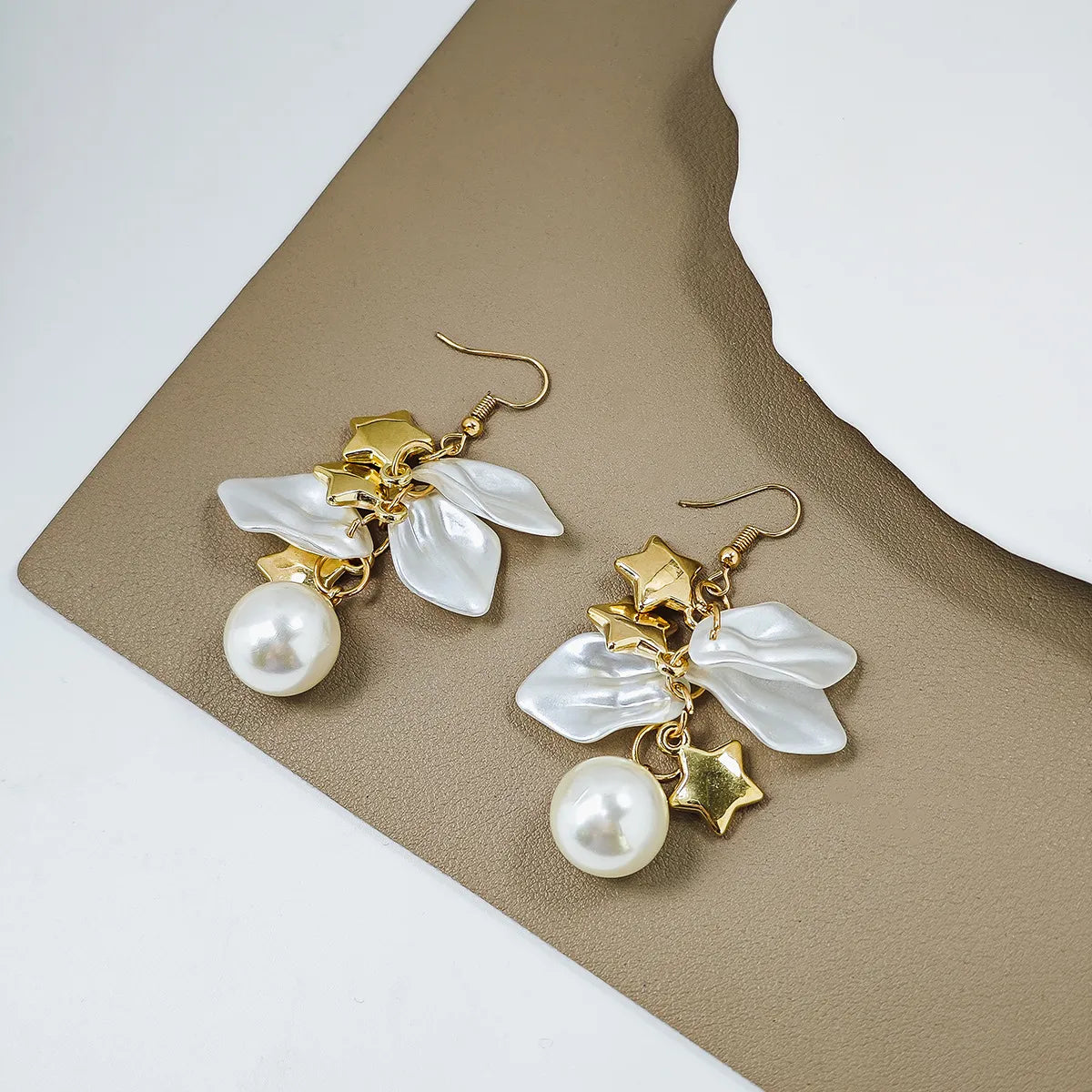 1 Pair Casual Simple Style Heart Shape Petal Key Pearl Zinc Alloy Drop Earrings