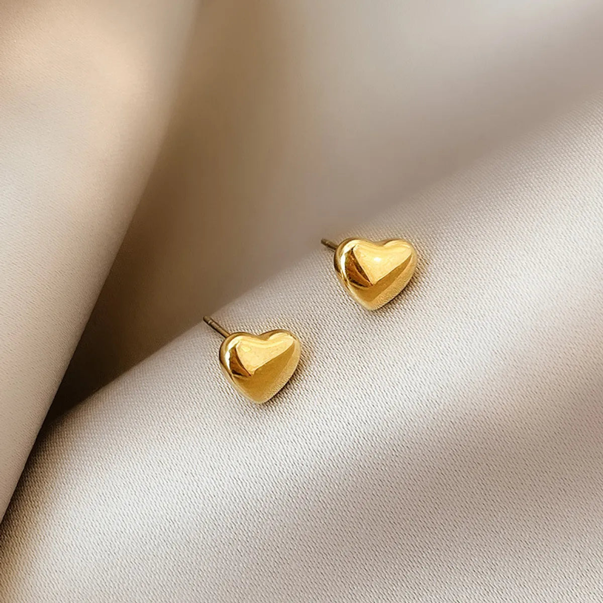 1 Pair Casual Simple Style Heart Shape Plating Titanium Steel Ear Studs