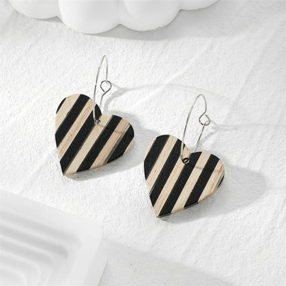 1 Pair Casual Simple Style Heart Shape Printing Wood Drop Earrings