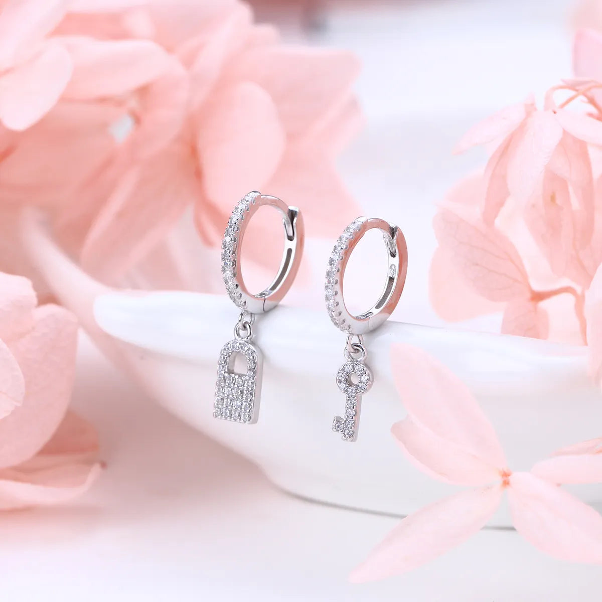 1 Pair Casual Simple Style Key Lock Asymmetrical Plating Inlay Sterling Silver Zircon White Gold Plated Gold Plated Drop Earrings