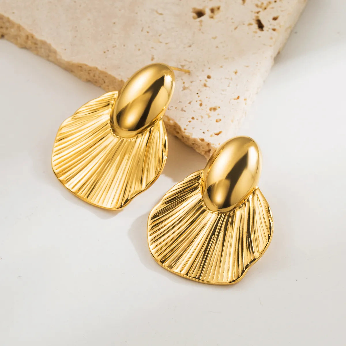 1 Pair Casual Simple Style Leaves Inlay Stainless Steel Artificial Pearls 18K Gold Plated Drop Earrings