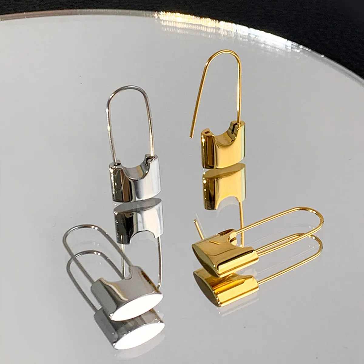 1 Pair Casual Simple Style Lock Plating Copper Earrings