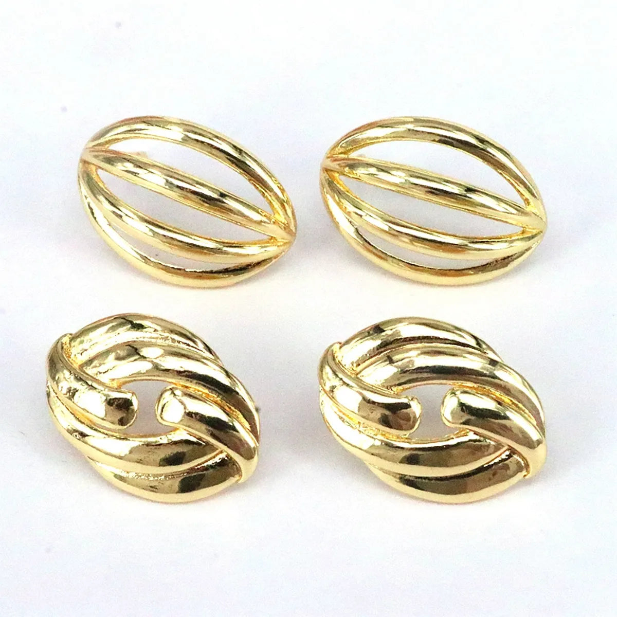 1 Pair Casual Simple Style Oval Hollow Out Copper 18K Gold Plated Ear Studs