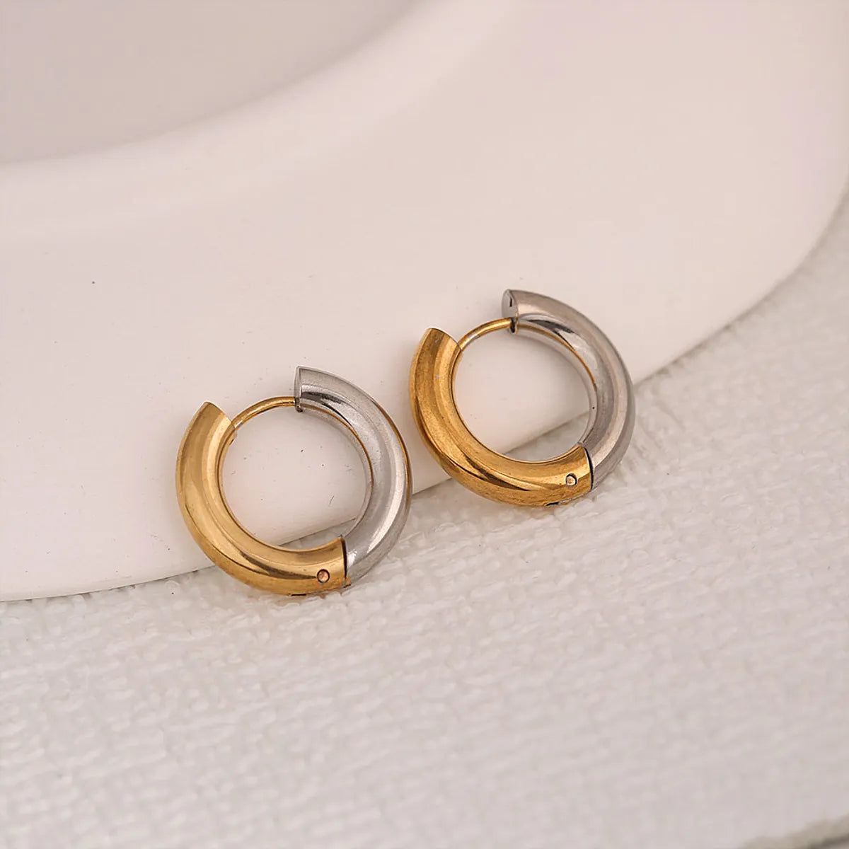 1 Pair Casual Simple Style Round 304 Stainless Steel Earrings