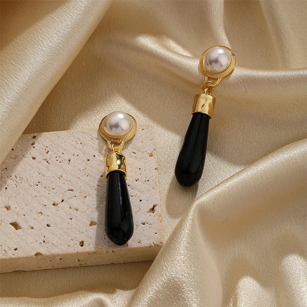 1 Pair Casual Simple Style Round Agate Plating Inlay Copper Pearl 18k Gold Plated Drop Earrings