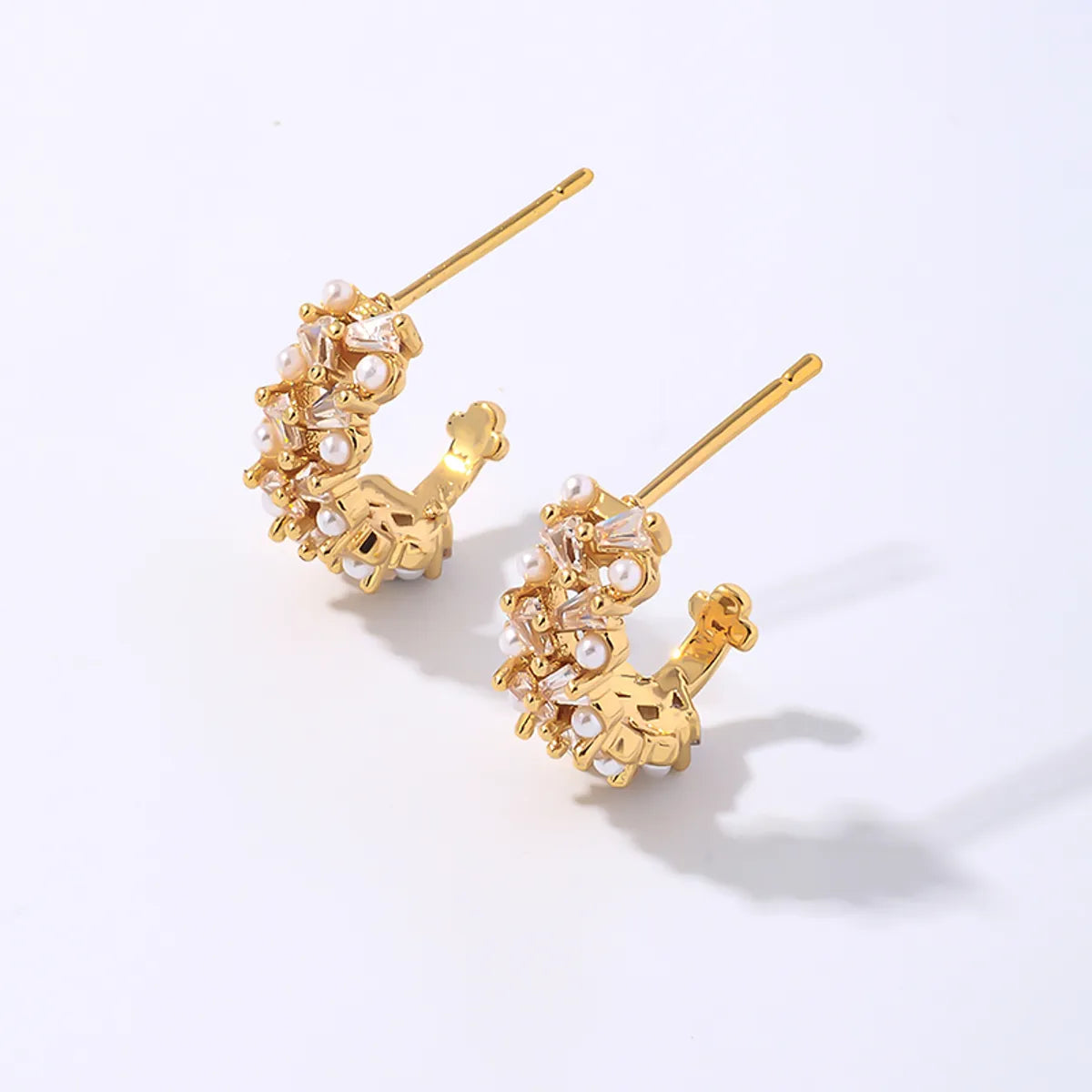 1 Pair Casual Simple Style Shiny C Shape Semicircle Plating Inlay Copper Artificial Pearls Zircon Gold Plated Ear Studs