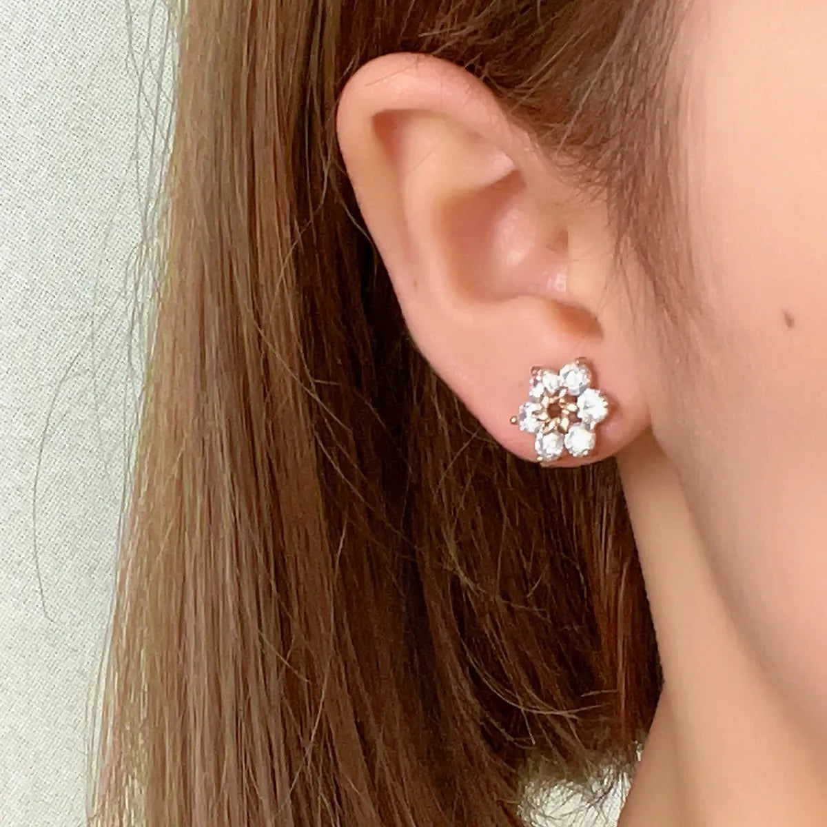 1 Pair Casual Simple Style Shiny Flower Plating Inlay Copper Zircon Gold Plated Ear Studs