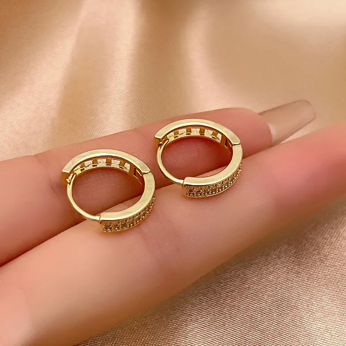 1 Pair Casual Simple Style Shiny Round Plating Inlay Copper Zircon Earrings