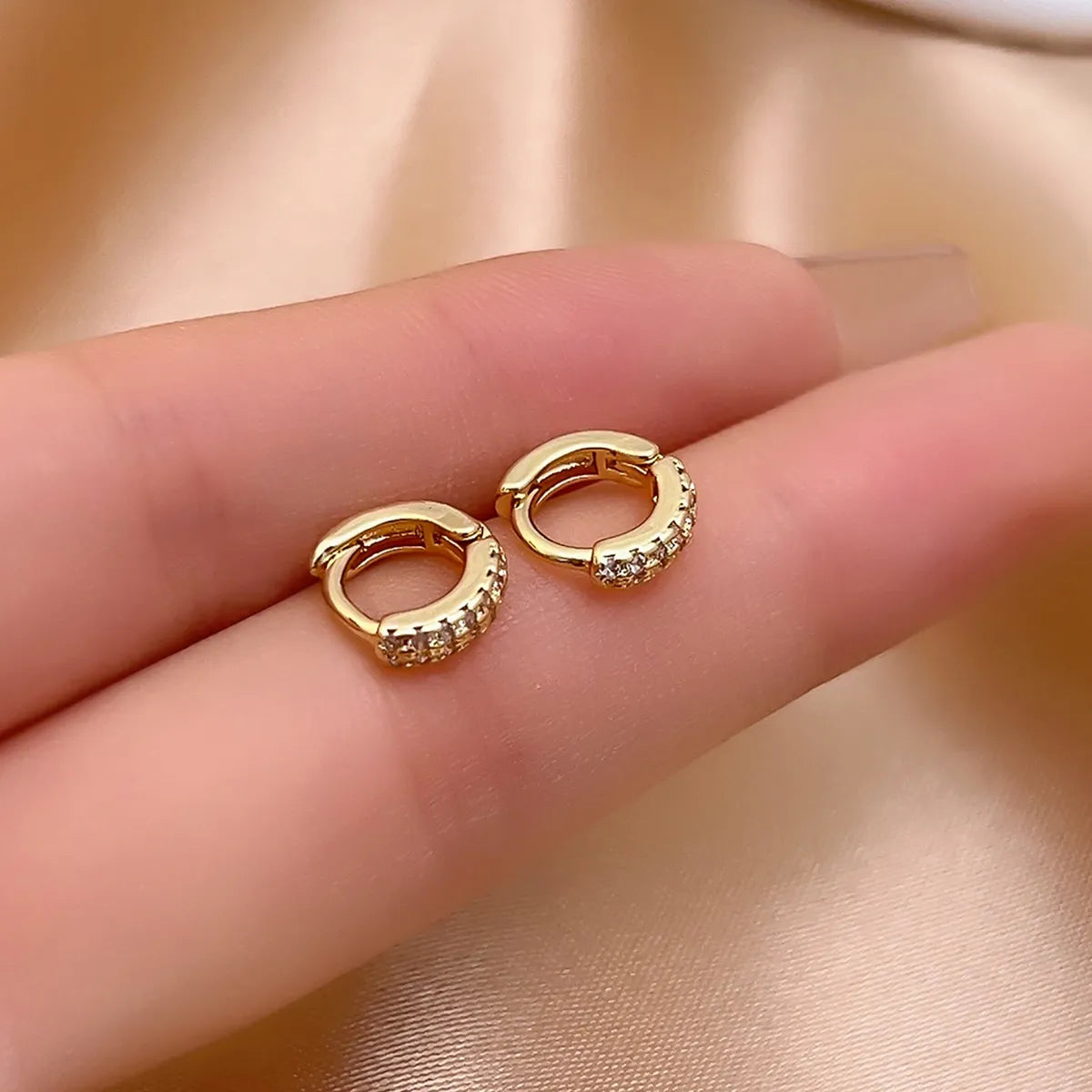 1 Pair Casual Simple Style Shiny Round Plating Inlay Copper Zircon Earrings