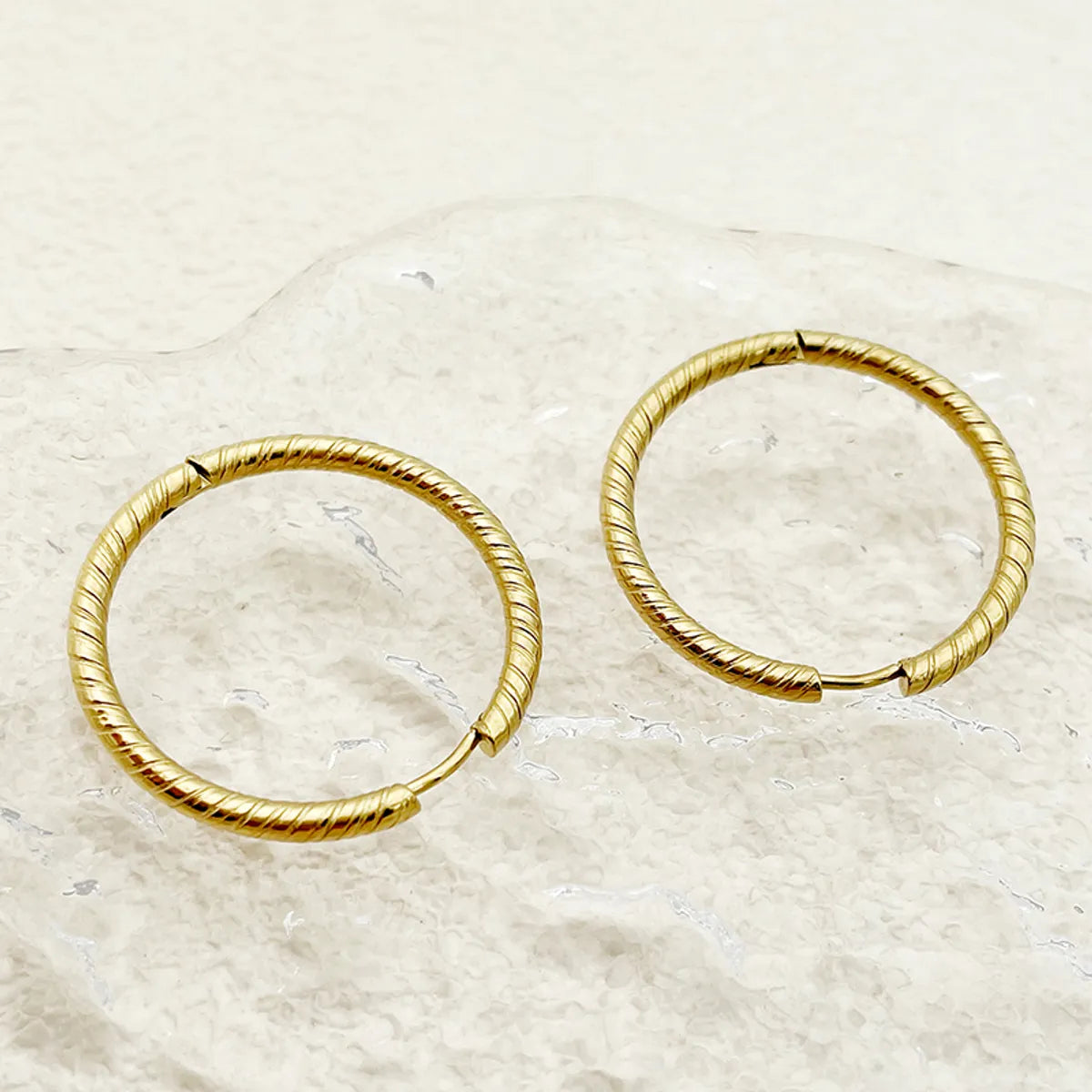 1 Pair Casual Simple Style Solid Color Plating Stainless Steel 14k Gold Plated Hoop Earrings