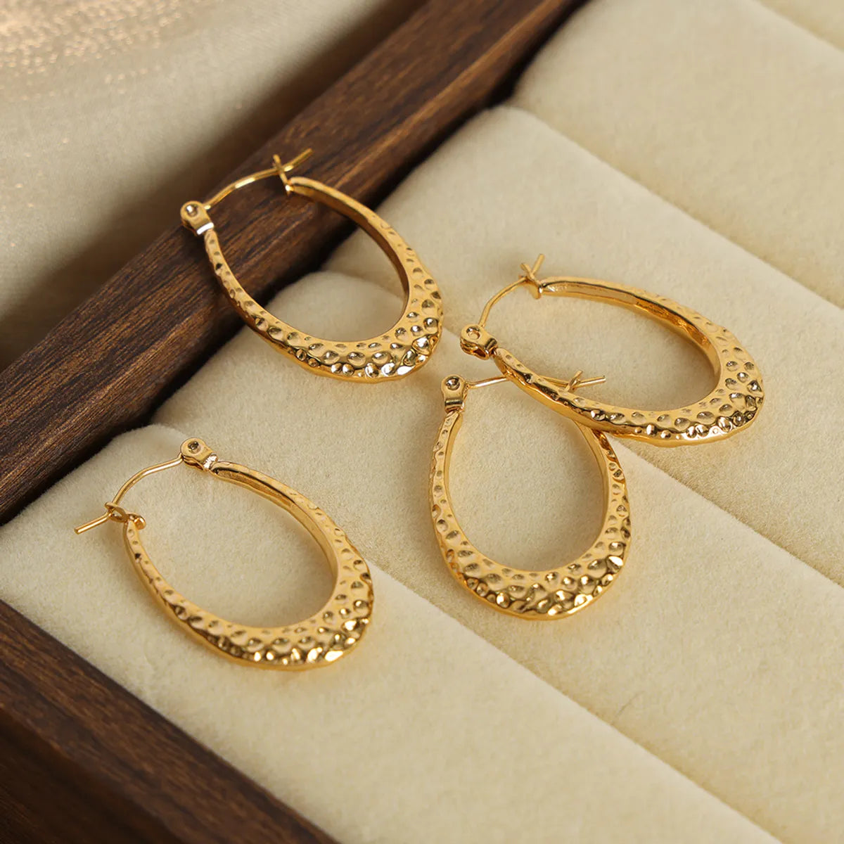 1 Pair Casual Simple Style Solid Color Plating Titanium Steel 18k Gold Plated Hoop Earrings