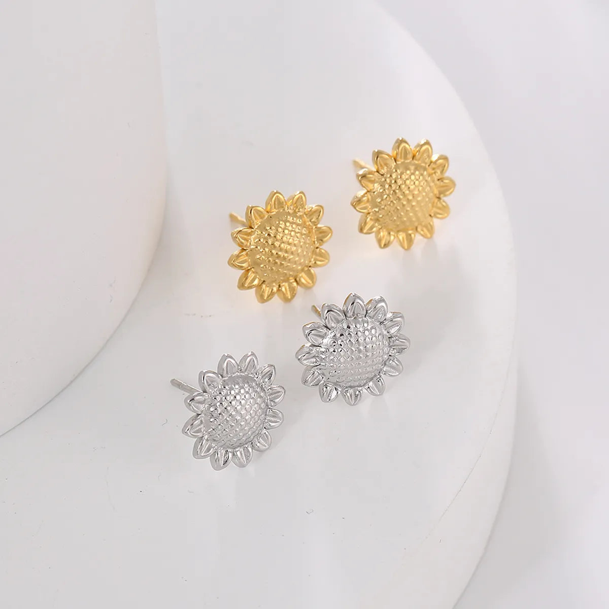 1 Pair Casual Simple Style Sunflower Heart Shape Butterfly Stainless Steel 18K Gold Plated Ear Studs