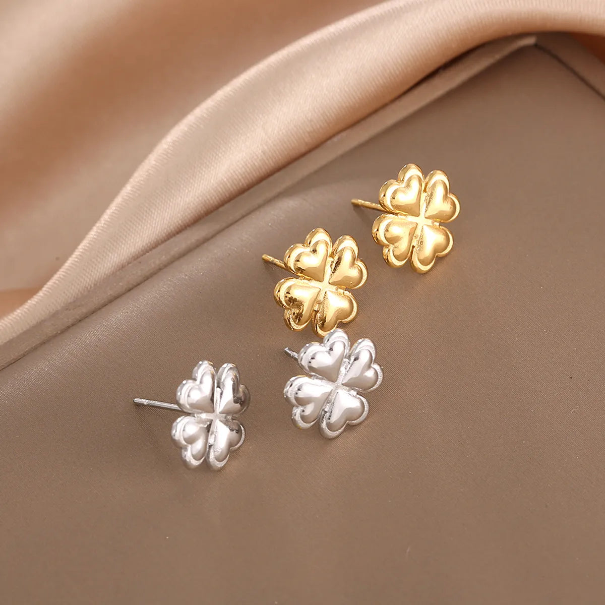 1 Pair Casual Simple Style Sunflower Heart Shape Butterfly Stainless Steel 18K Gold Plated Ear Studs