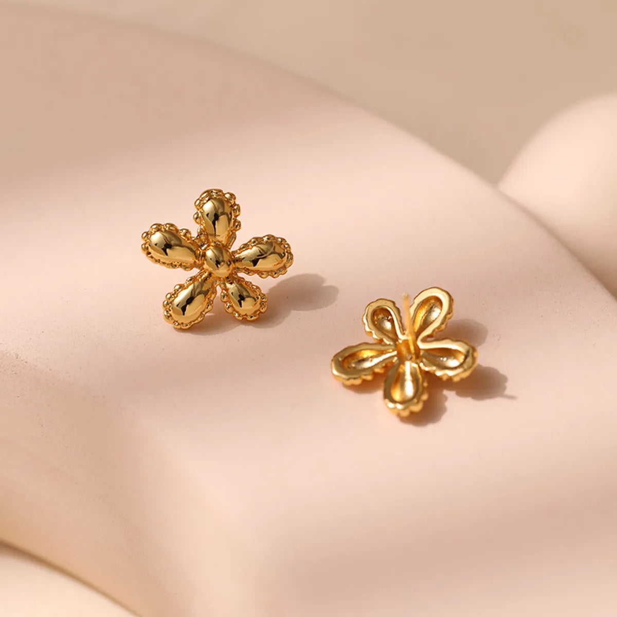 1 Pair Casual Sweet Flower Plating Copper 18k Gold Plated Ear Studs