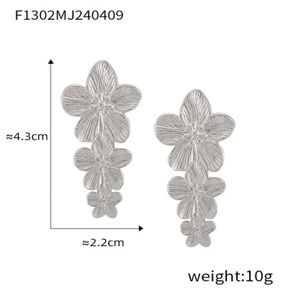 1 Pair Casual Sweet Simple Style Flower Petal Butterfly Inlay 304 Stainless Steel Pearl 18K Gold Plated Drop Earrings