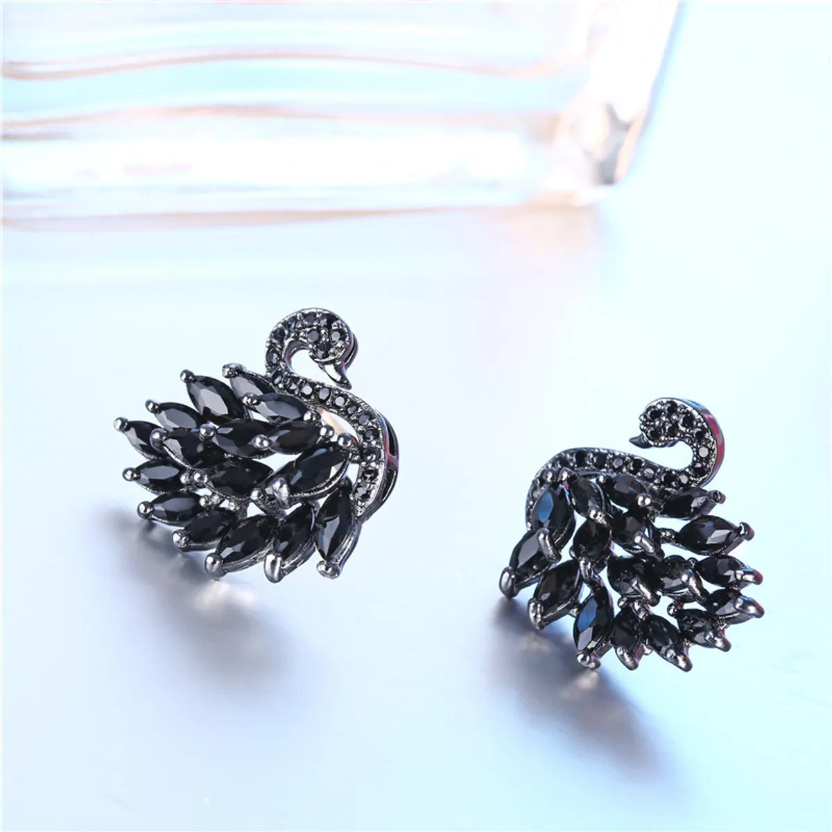 1 Pair Casual Sweet Swan Plating Inlay Copper Zircon White Gold Plated Ear Studs