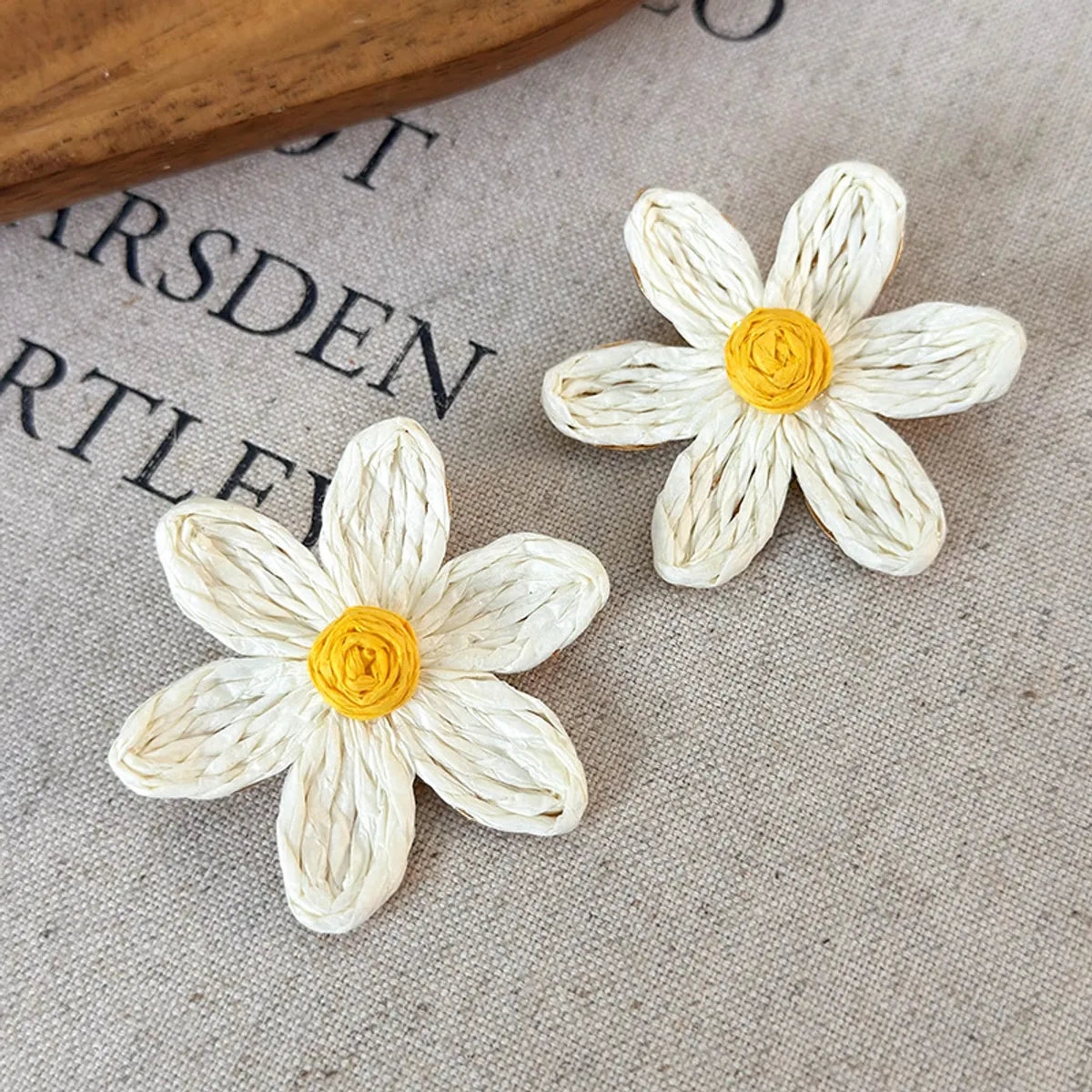 1 Pair Casual Vacation Classic Style Sunflower Alloy Raffia Ear Studs