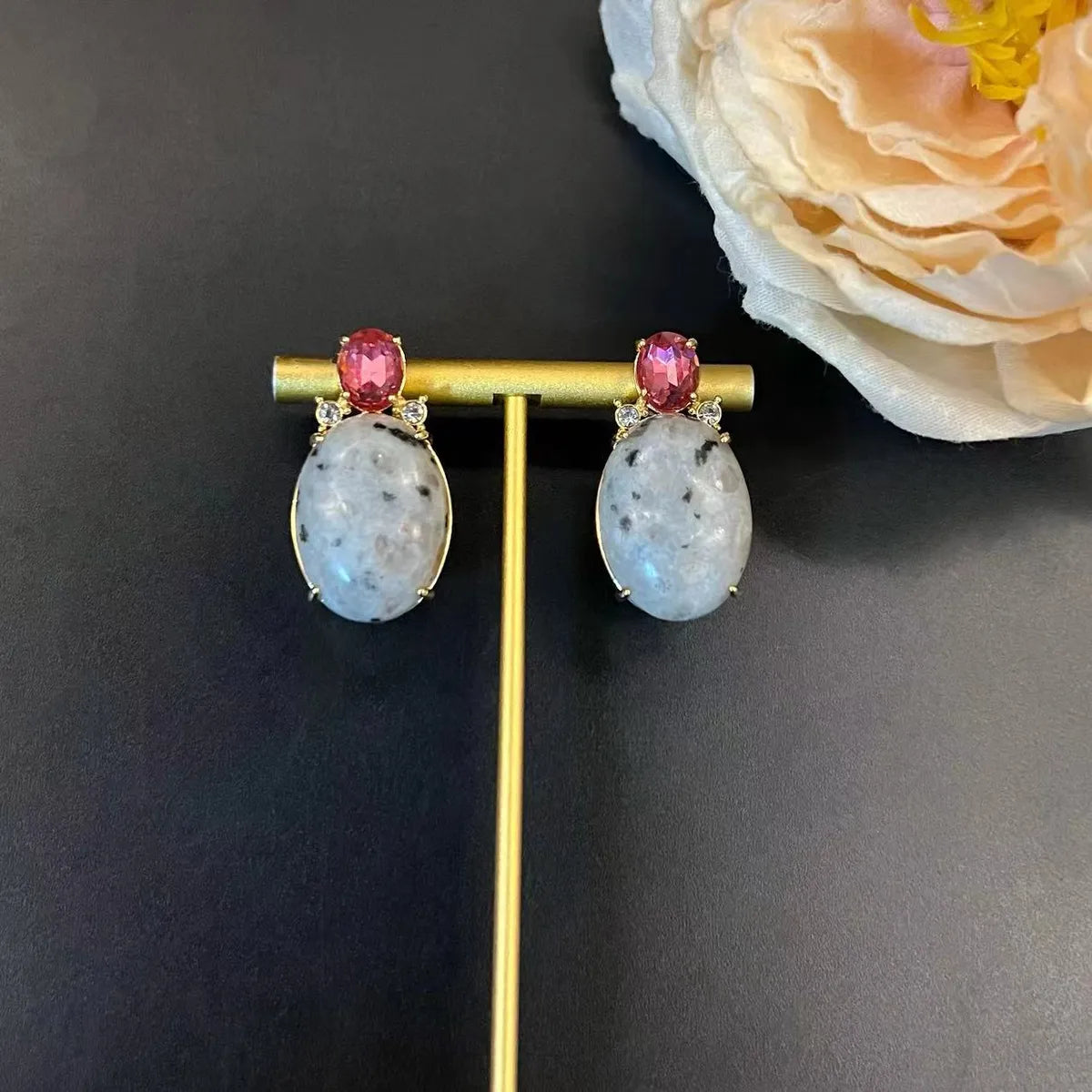 1 Pair Casual Vacation Colorful Spot Transparent Plating Hollow Out Inlay Artificial Gemstones Natural Stone Copper Artificial Gemstones Natural Stone Glass Stone 24K Gold Plated Ear Studs