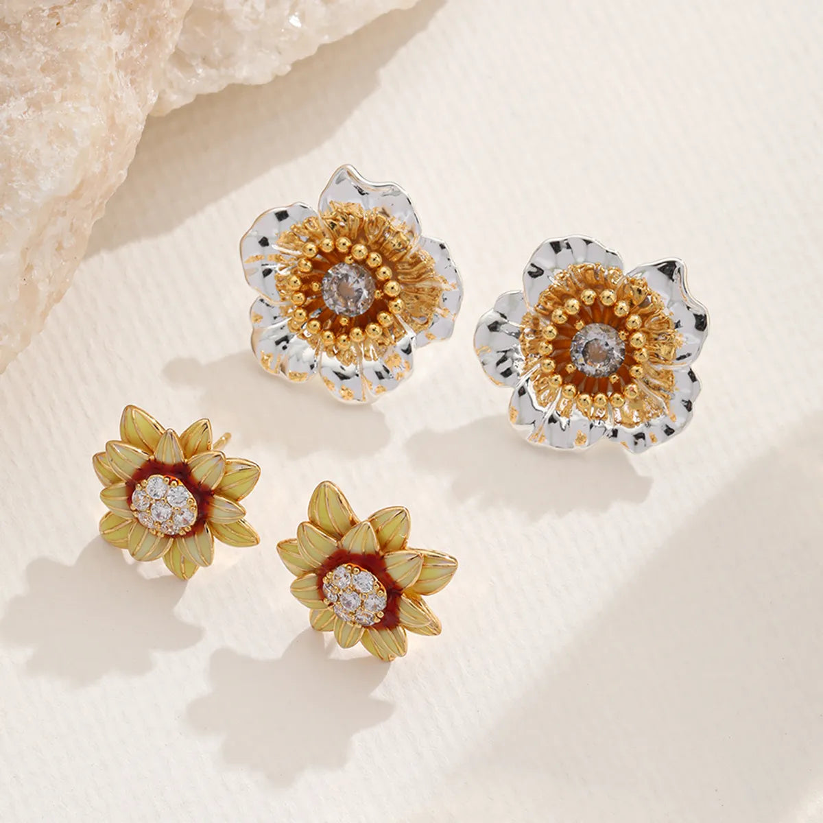 1 Pair Casual Vacation Flower Inlay Copper Zircon 18K Gold Plated Silver Plated Ear Studs