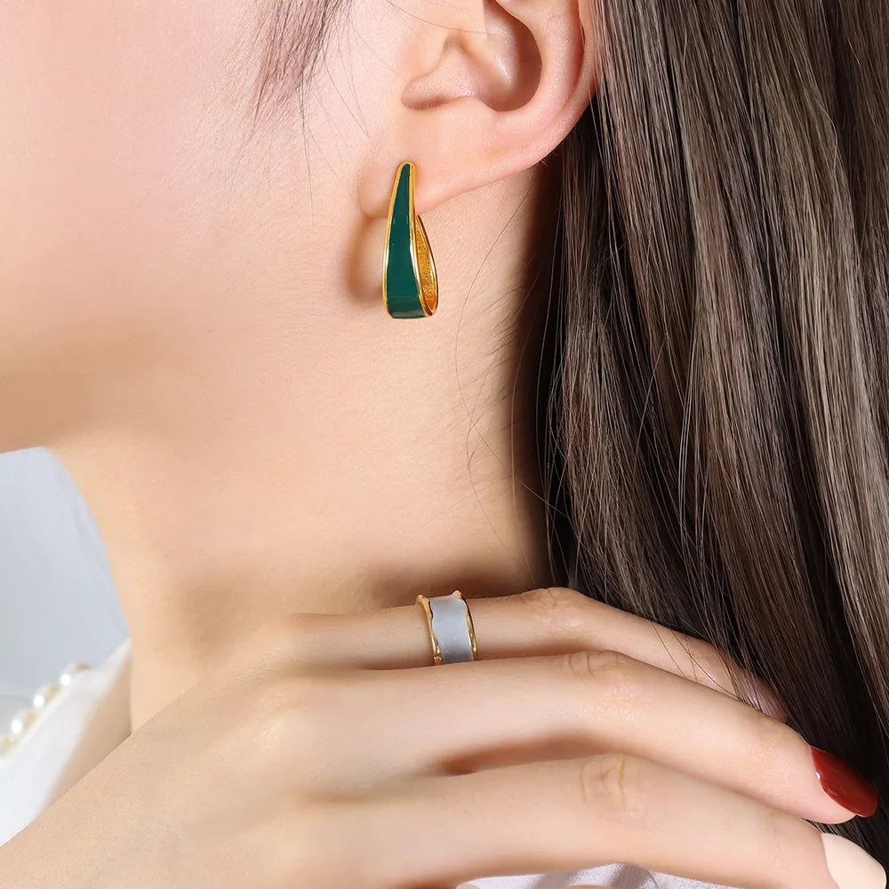 1 Pair Classic Style Commute U Shape Enamel Plating Titanium Steel 18K Gold Plated Earrings