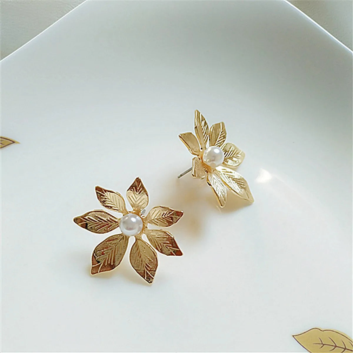 1 Pair Classic Style Flower Plating Inlay Metal Artificial Gemstones Ear Studs