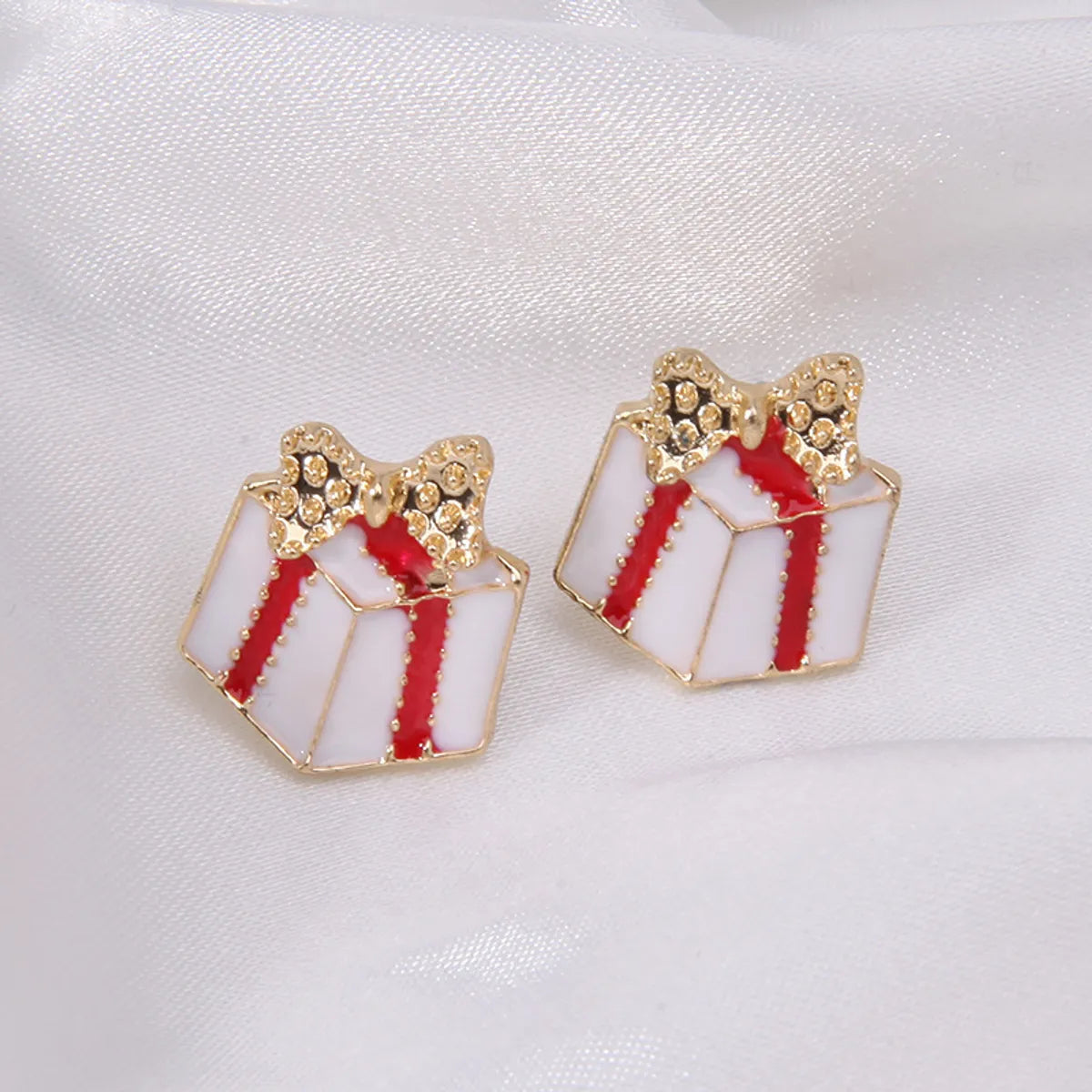 1 Pair Classic Style Geometric Santa Claus Snowflake Alloy Drop Earrings Ear Studs