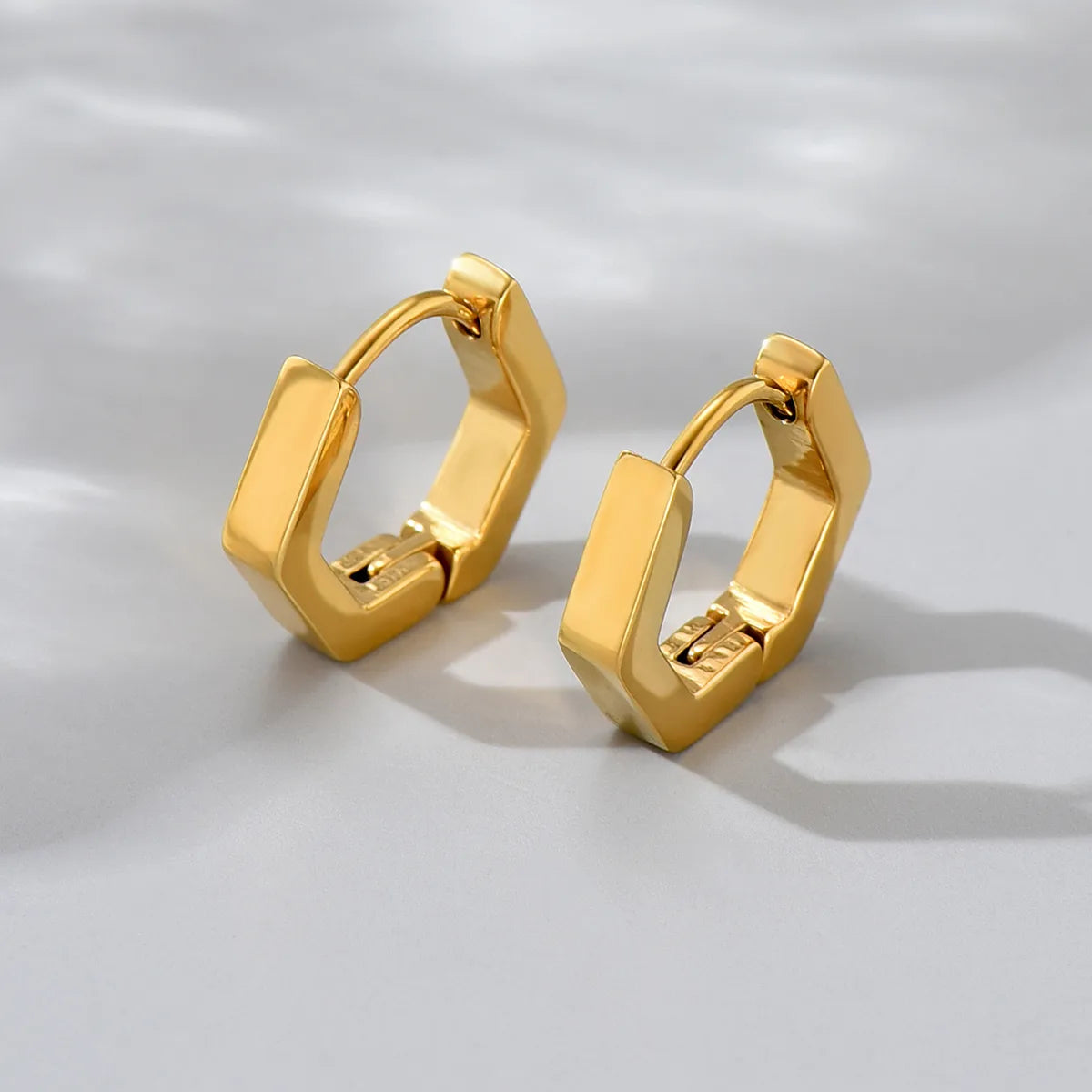 1 Pair Classic Style Roman Style Solid Color Plating 304 Stainless Steel Titanium Steel 18K Gold Plated Earrings