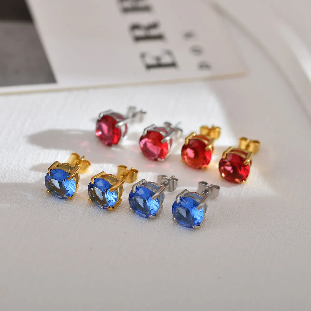 1 Pair Classic Style Round Inlay Stainless Steel Zircon Ear Studs