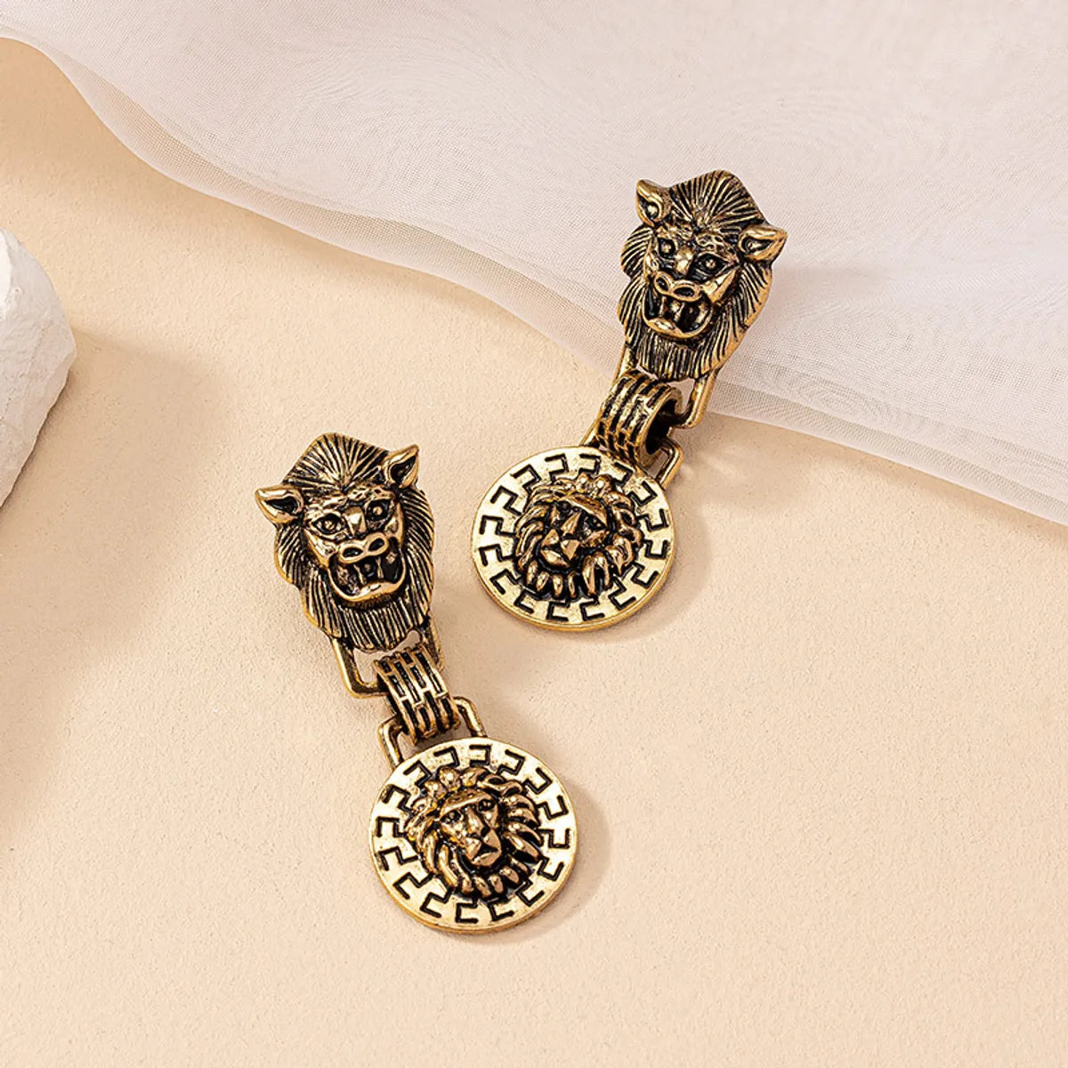 1 Pair Classical Retro Lion Plating Alloy Gold Plated Drop Earrings