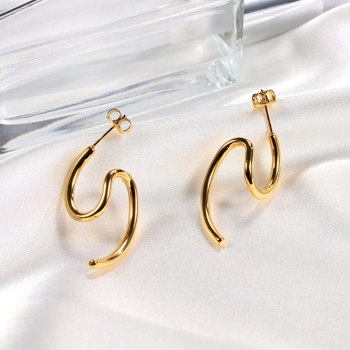 1 Pair Classical Simple Style S Shape Plating Three-dimensional Stainless Steel 18k Gold Plated Ear Studs