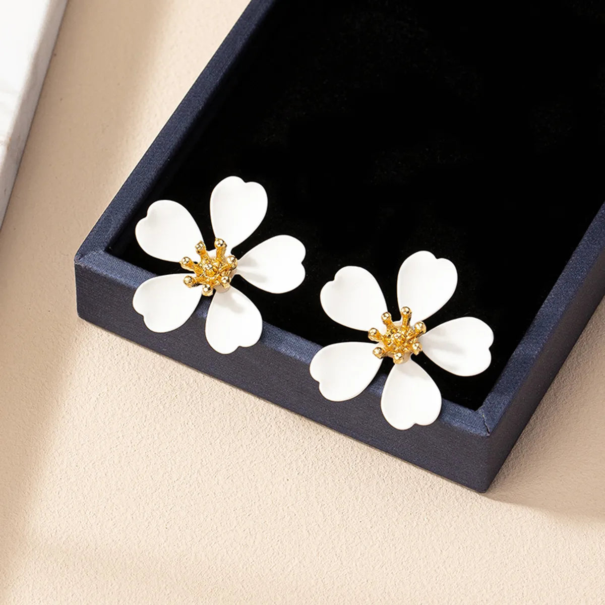 1 Pair Commute Flower Spray Paint Alloy Alloy Ear Studs