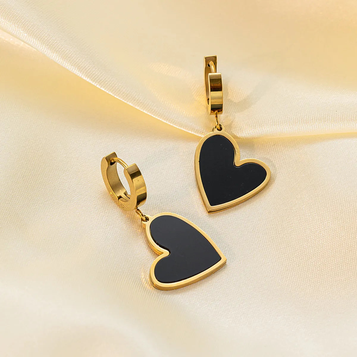 1 Pair Commute Heart Shape Epoxy Plating Inlay Titanium Steel Shell 18k Gold Plated Drop Earrings