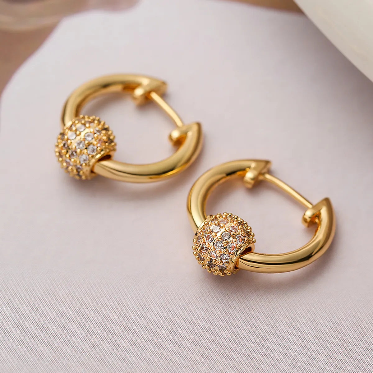 1 Pair Commute Korean Style Round Copper Plating Inlay Zircon 18k Gold Plated Earrings