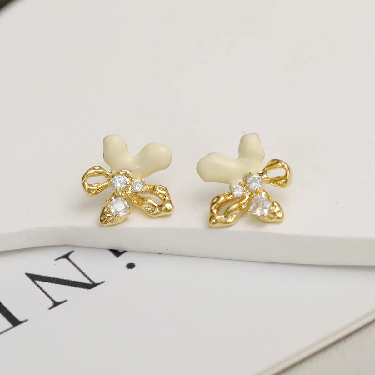 1 Pair Cute Beach Sweet Flower Drip Glazed Hollow Out Inlay Copper 18K Gold Plated Ear Cuffs Ear Studs