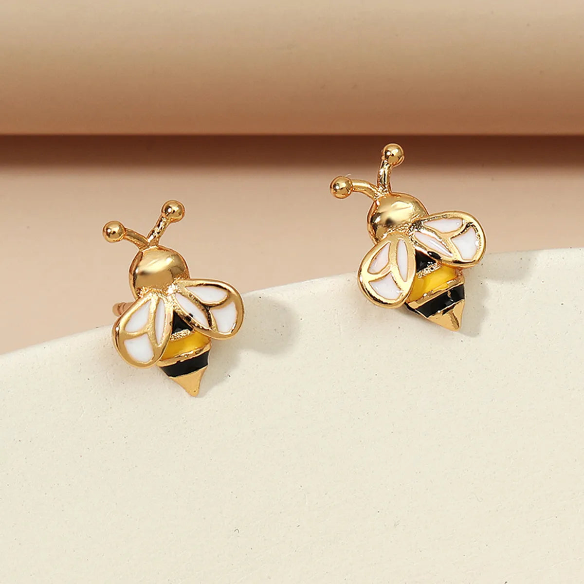 1 Pair Cute Bee Enamel Plating Copper Gold Plated Ear Studs