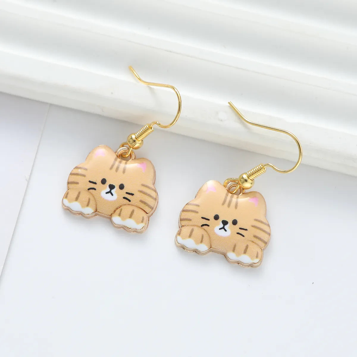 1 Pair Cute Cat Synthetic Resin Alloy Drop Earrings