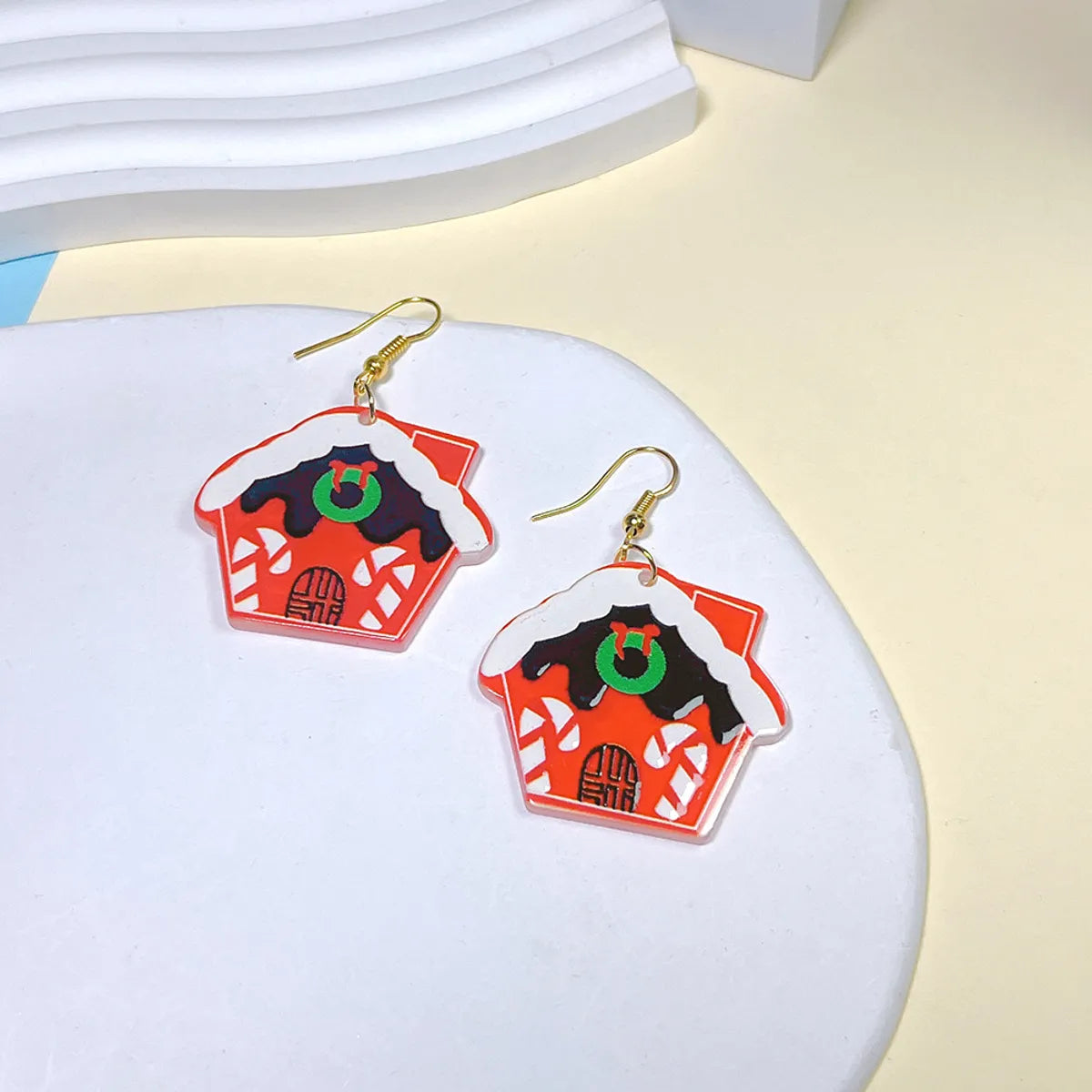 1 Pair Cute Ethnic Style Cartoon Character Christmas House Snowman Printing Arylic Drop Earrings