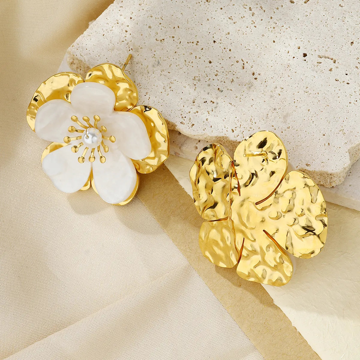 1 Pair Cute Flower Plating Inlay 304 Stainless Steel Shell 18K Gold Plated Ear Studs