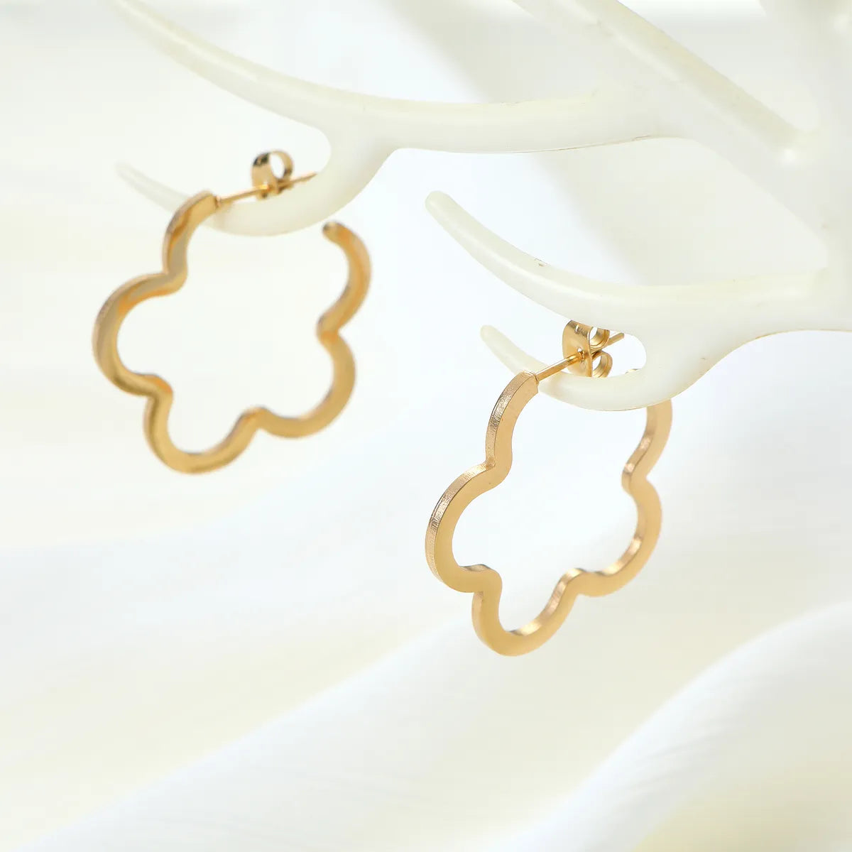 1 Pair Cute Lady Flower Alloy Earrings