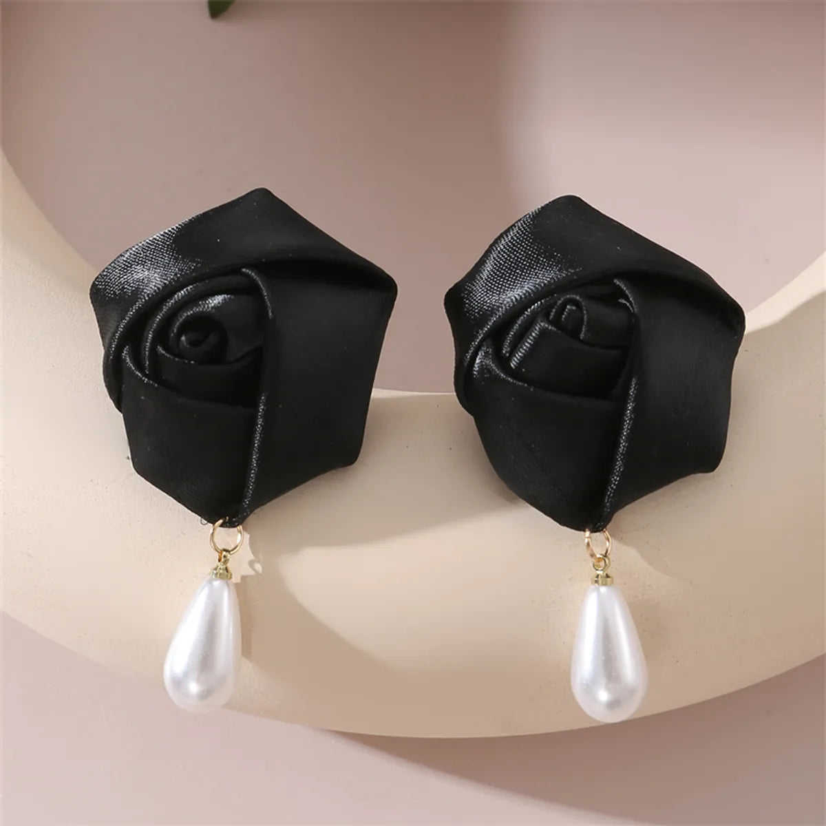 1 Pair Cute Lady Sweet Flower Artificial Pearl Cloth Ear Studs