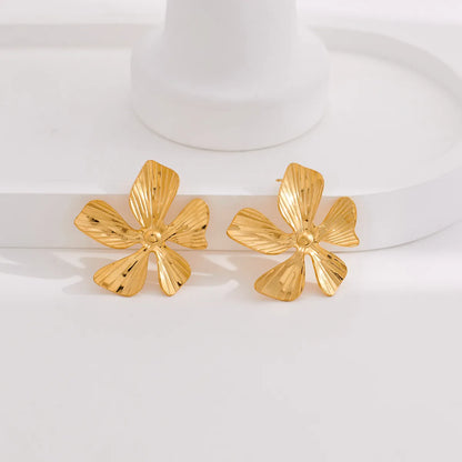 1 Pair Cute Luxurious Flower Plating 316 Stainless Steel  18K Gold Plated Ear Studs