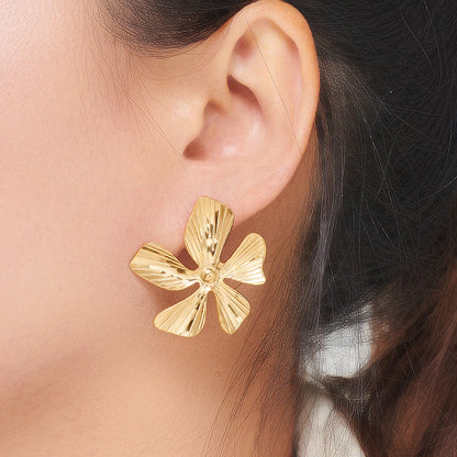 1 Pair Cute Luxurious Flower Plating 316 Stainless Steel  18K Gold Plated Ear Studs