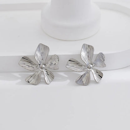 1 Pair Cute Luxurious Flower Plating 316 Stainless Steel  18K Gold Plated Ear Studs