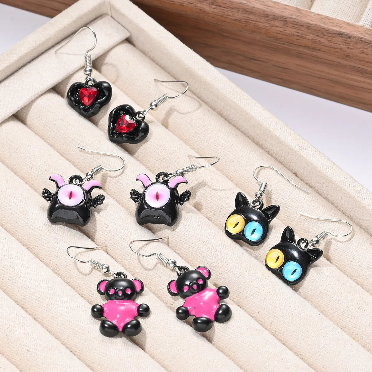 1 Pair Cute Pastoral Shiny Bear Heart Shape Cat Asymmetrical Stoving Varnish Alloy Drop Earrings