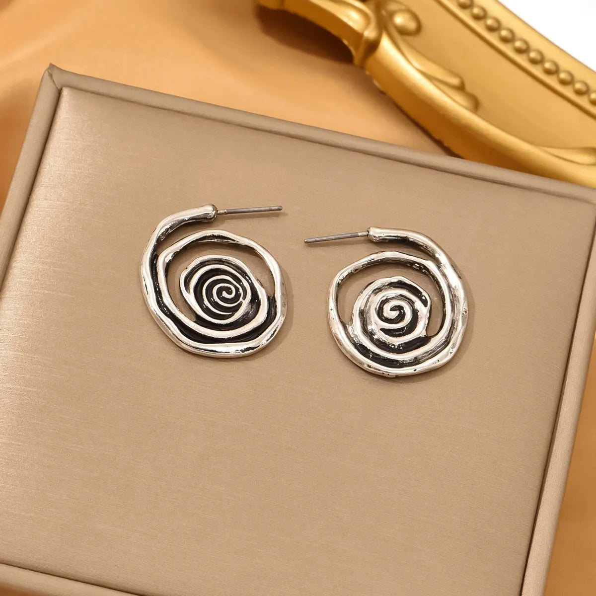 1 Pair Cute Retro Spiral Alloy Zinc Ear Studs