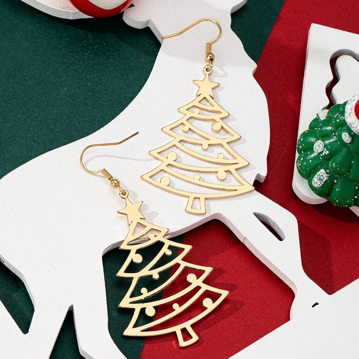 1 Pair Cute Simple Style Christmas Tree Iron Drop Earrings